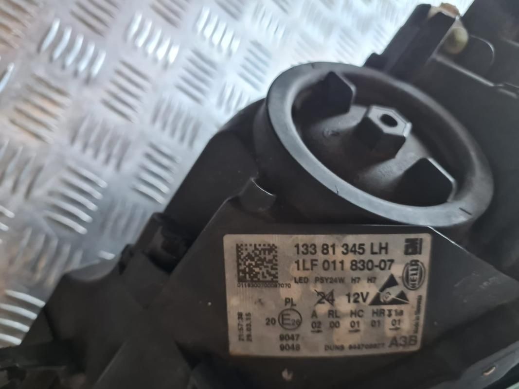 Far stanga pozitie LED H7 H7 Opel Corsa E