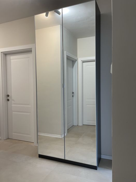 Гардероб с огледала от серията Pax Ikea