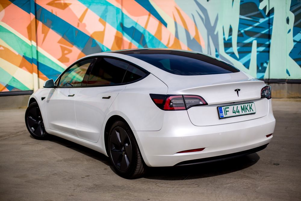 Tesla Model 3 Standard Range+ 325CP