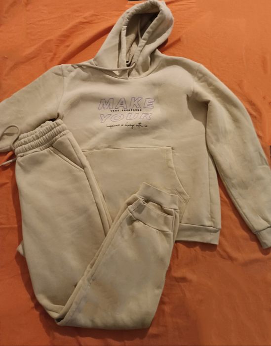 Комплект от горнище(худи) и долнище