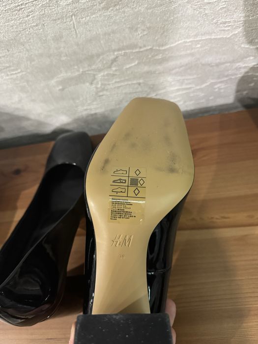 Чисто нови дамски обувки HM
