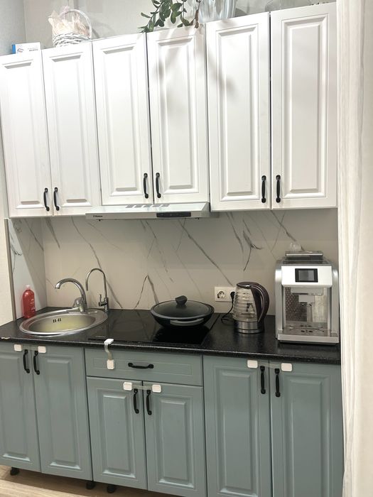 В хорошем состоянии кухонный гарнитур