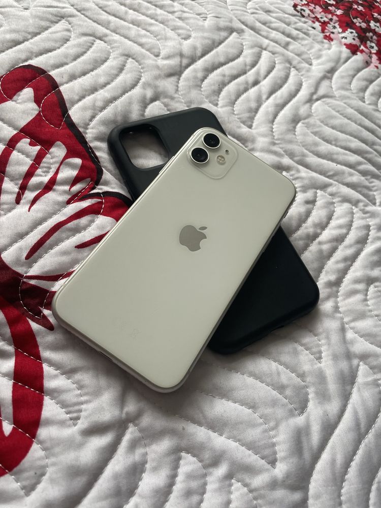 Vînd iphone 11 foarte bun
