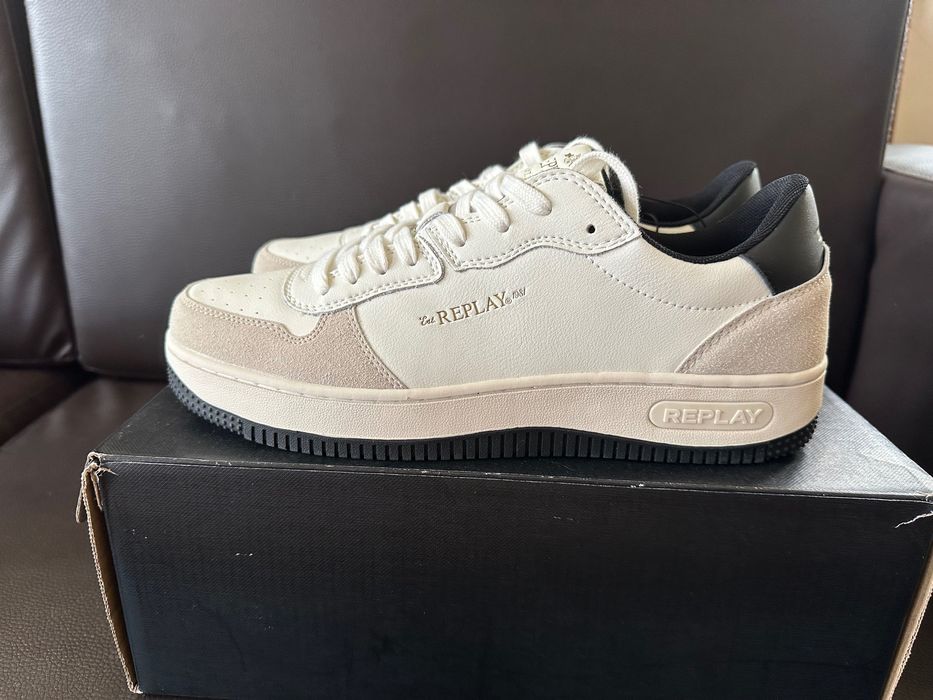 REPLAY
White/Beige Leather Trainers   Нови
