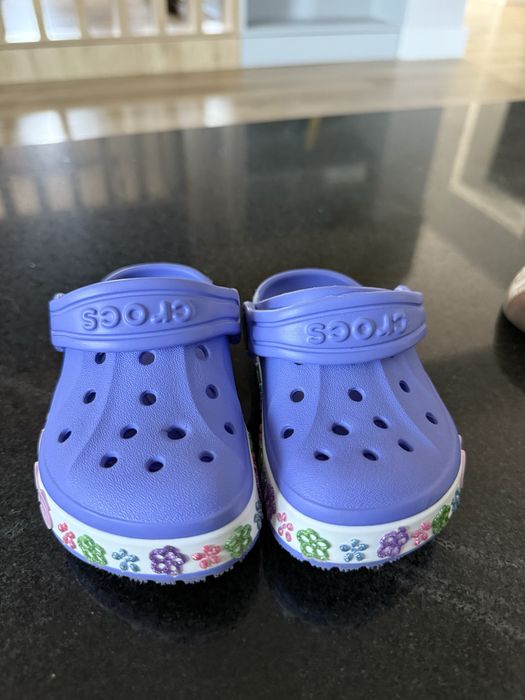 Vand incaltaminte  biomecanics si crocs