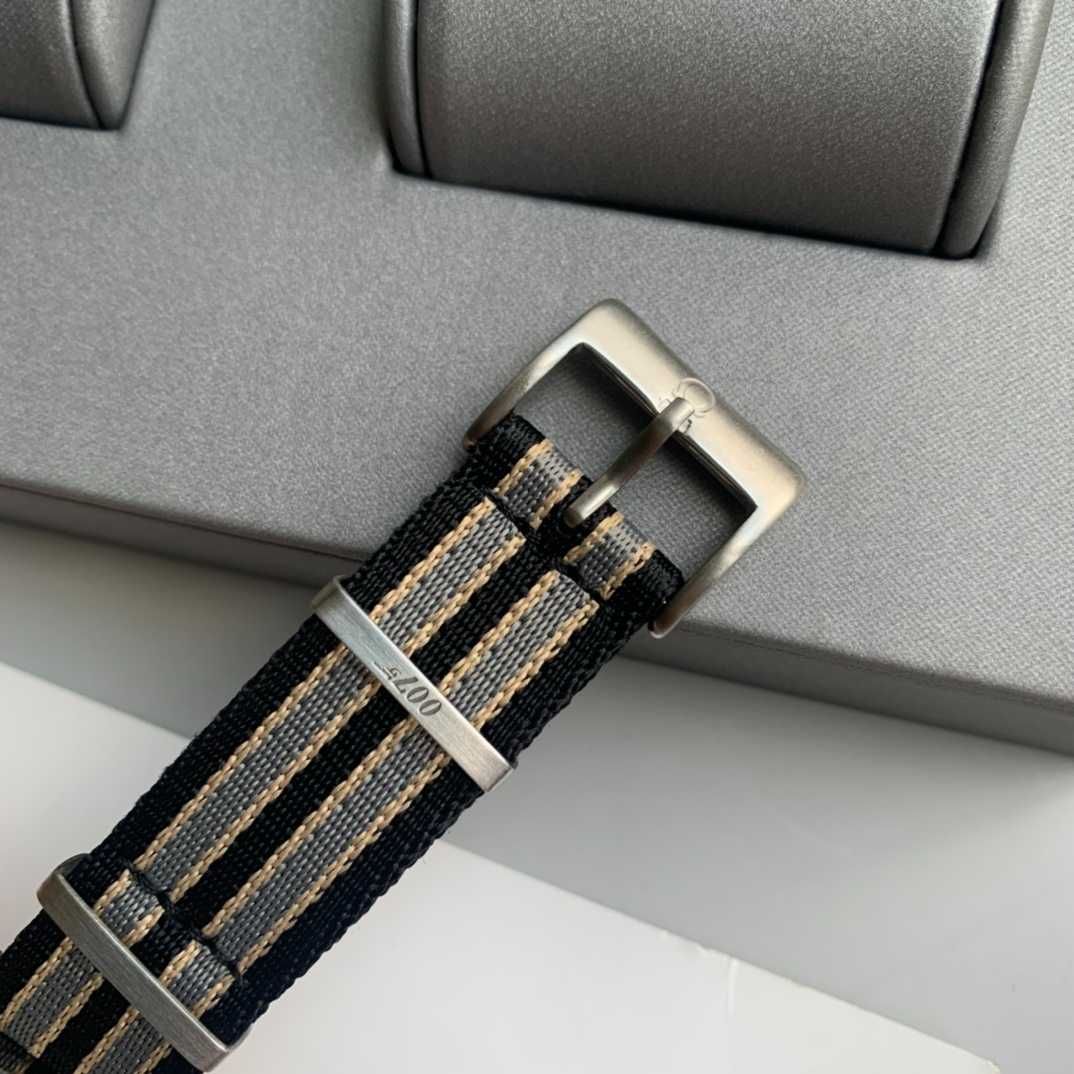 Автоматичен мъжки часовник OMEGA Seamaster Diver 300M 007 NATO
