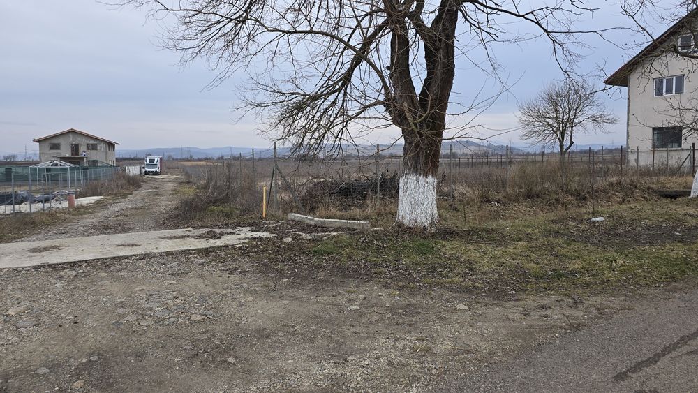 Vând teren intravilan sup. 1034 mp