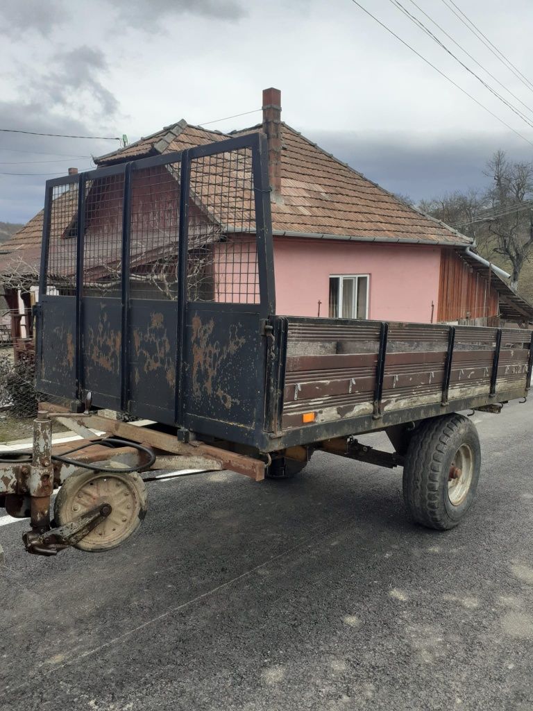 Vând Remorca pentru Tractor