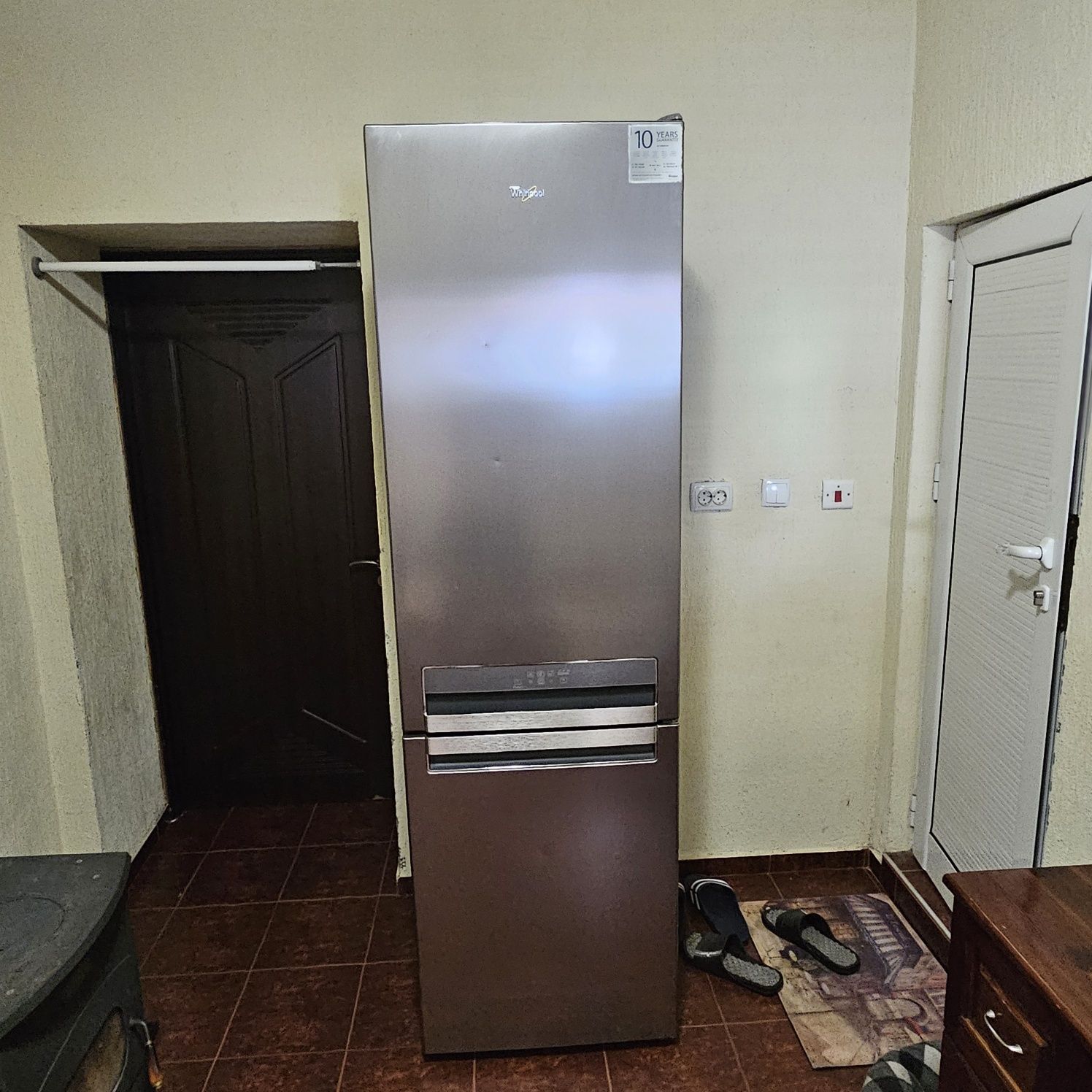 Хладилник с фризер Whirlpool
