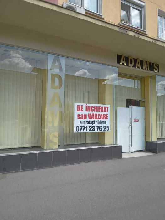 Vând spatiu comercial in centrul Devei