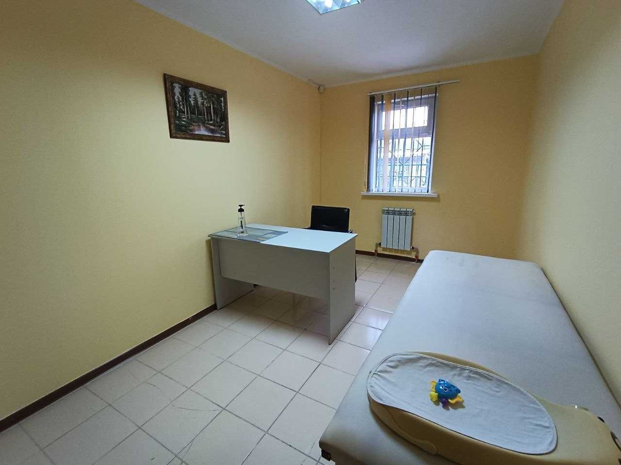 Продаётся коммерческое помещение г. Атырау ул. Азаттык 126а