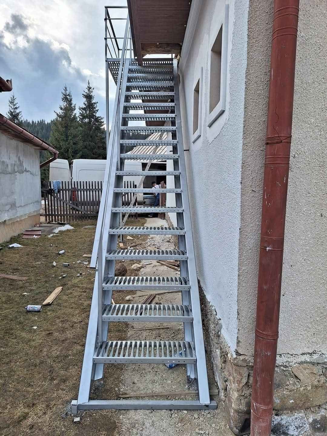 Scări zincate pentru exterior