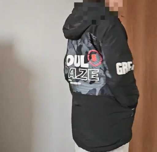 Продаю подростковую куртку в отличном состоянии