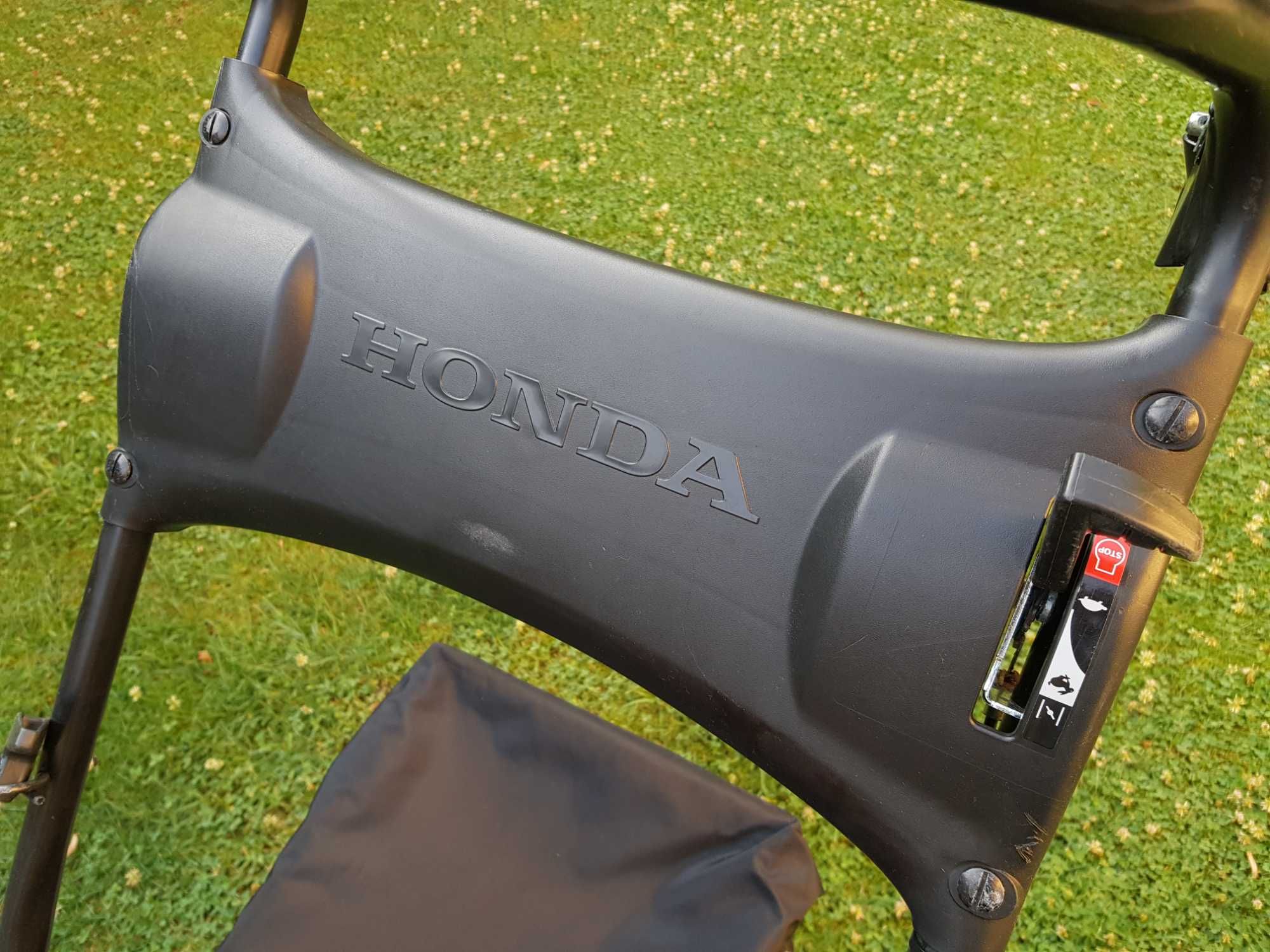 Masina de tuns iarba pe benzina,4T,  Honda HRX 426