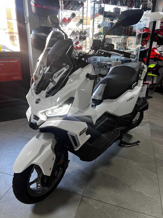 Scuter Sym ADX crossover