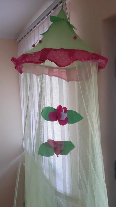 Baldachin - aparator contra tantarilor si mustelor