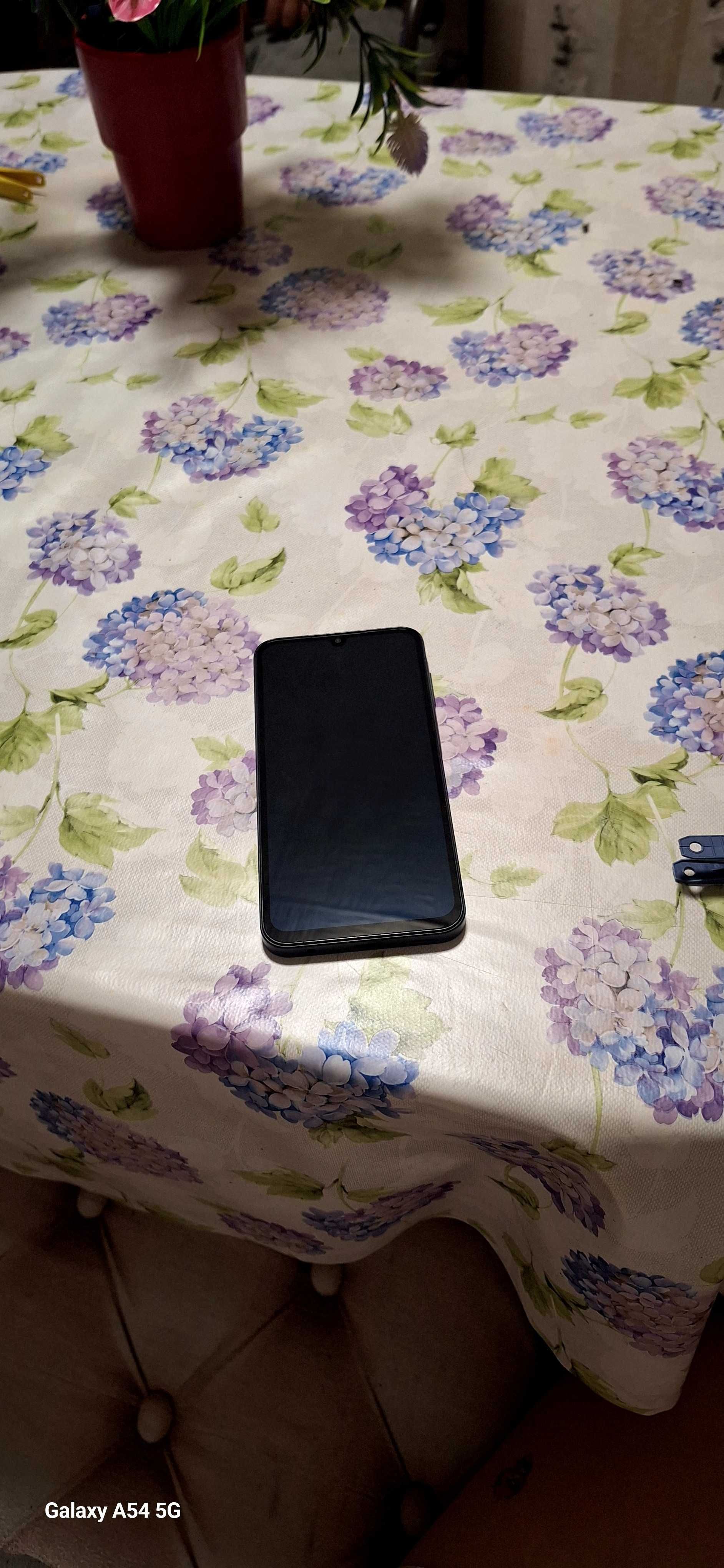 Samsung A16 само за нов екран е