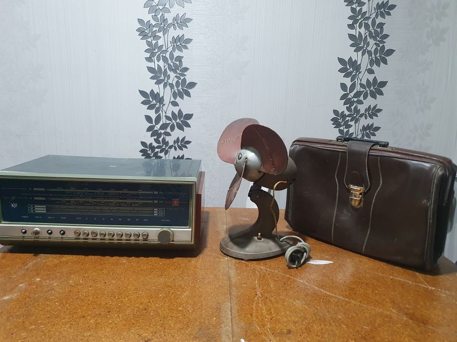 Антиквариат Портфель вентилятор проигрыватель