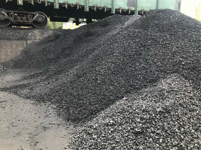 Продам свежий уголь разных сортов с доставкой до 3 тонн