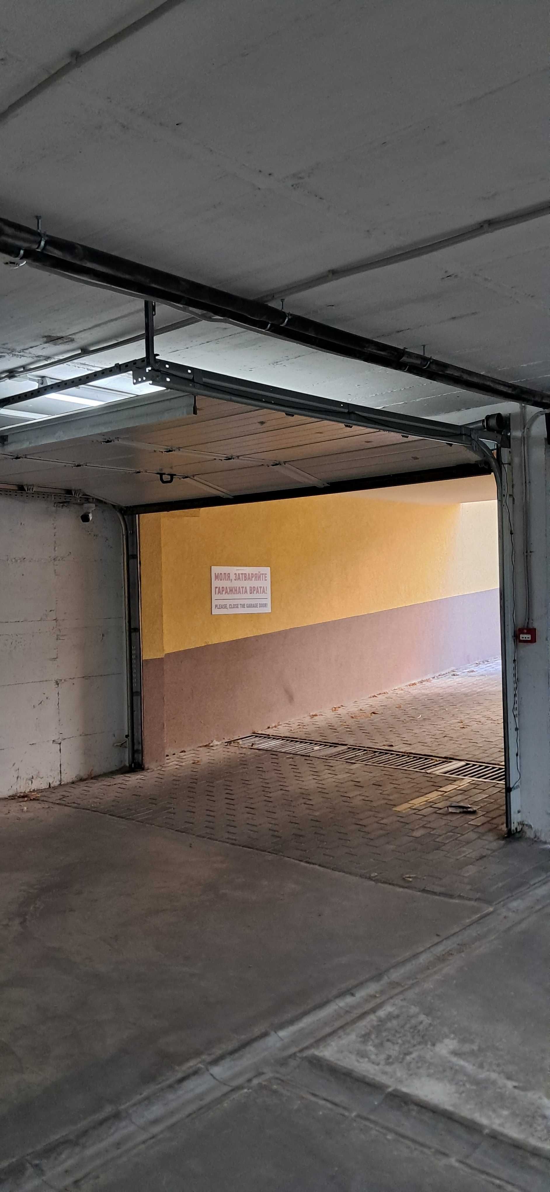 Гаражна секционна врата ( за подземен паркинг ), 3.500 м Х 2.375 м