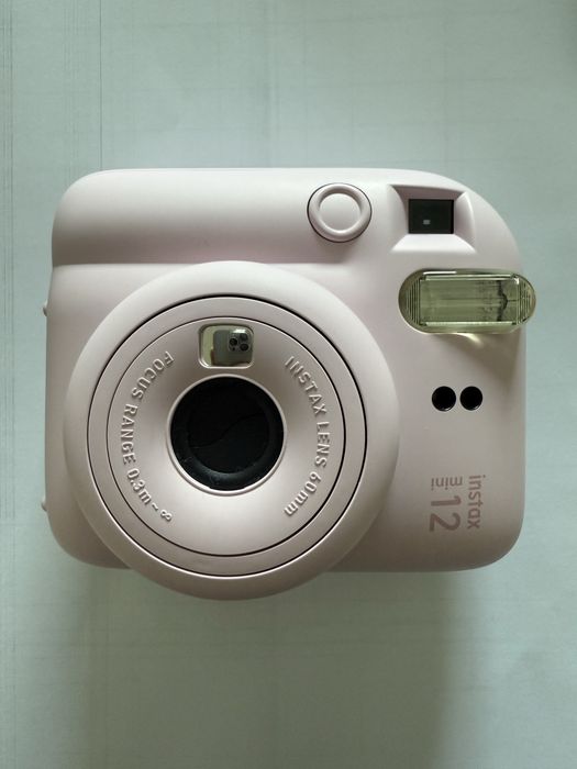 Продается INSTAX MINI 12