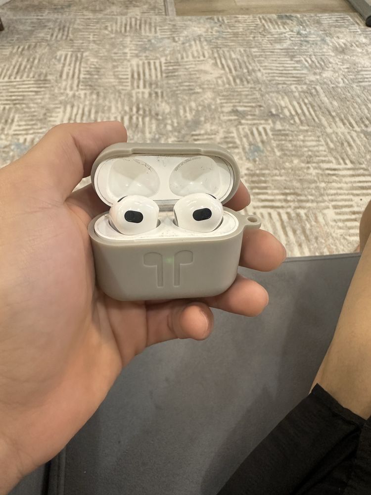 air pods 3 оригинальный,в отличном состоянии