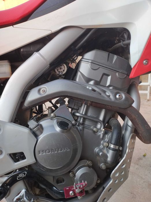 Продавам Хонда црф 250 L