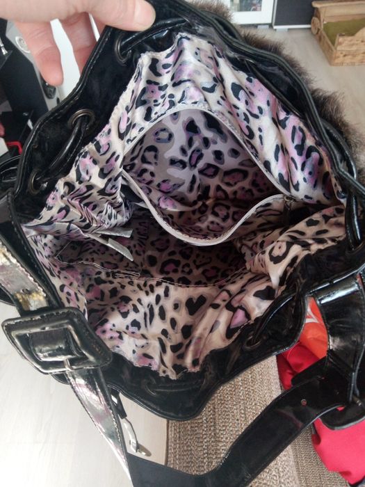 Продавам малко ползвани дамски чанти