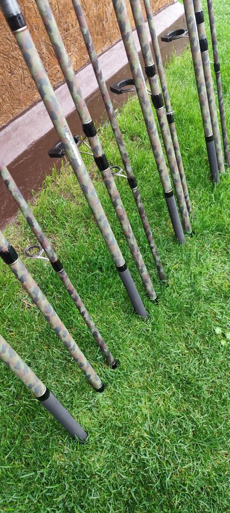 Set 4 Lansete Carbon 3,90m,3,75 LBS,4 Mulinete 10000,Rod Pod Echipat