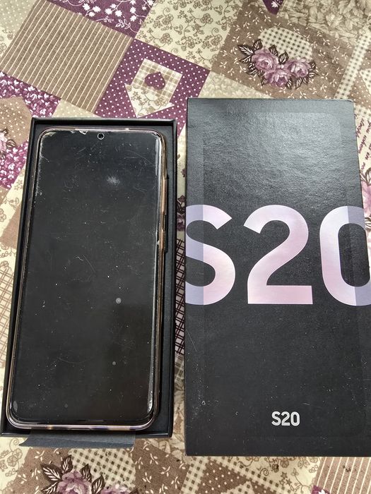 Телефон Samsung S20