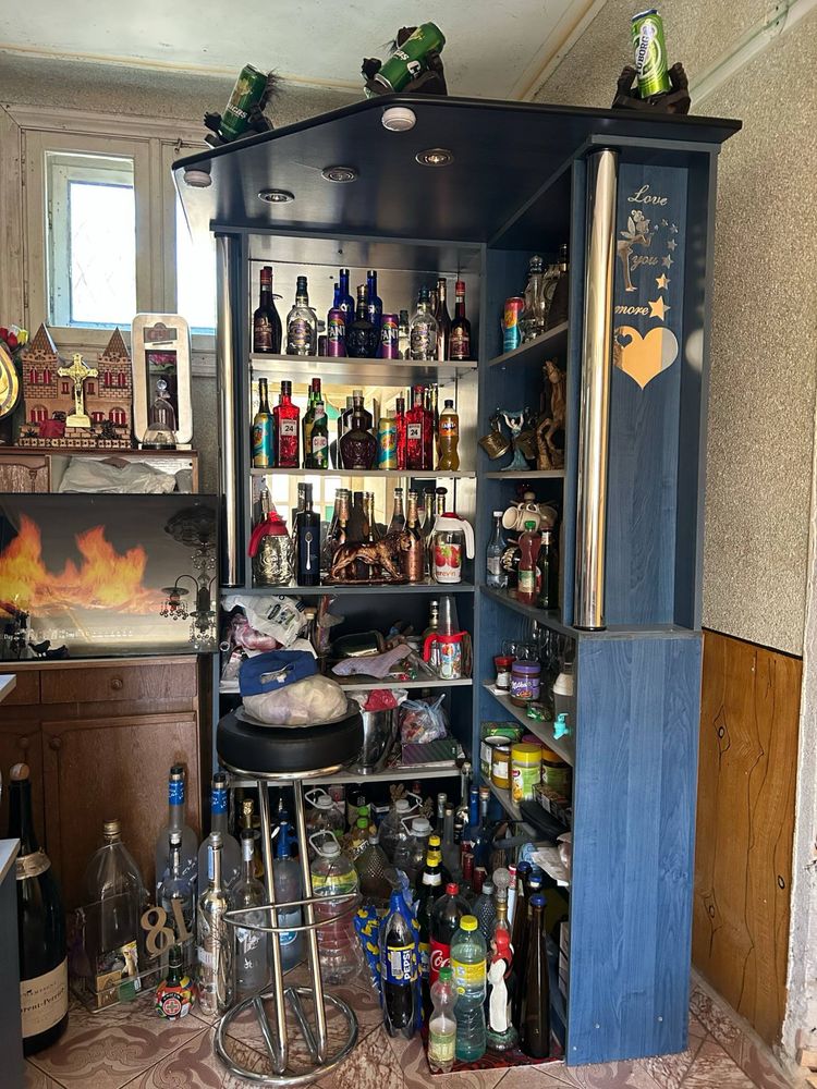 Bar pentru living din lemn masiv