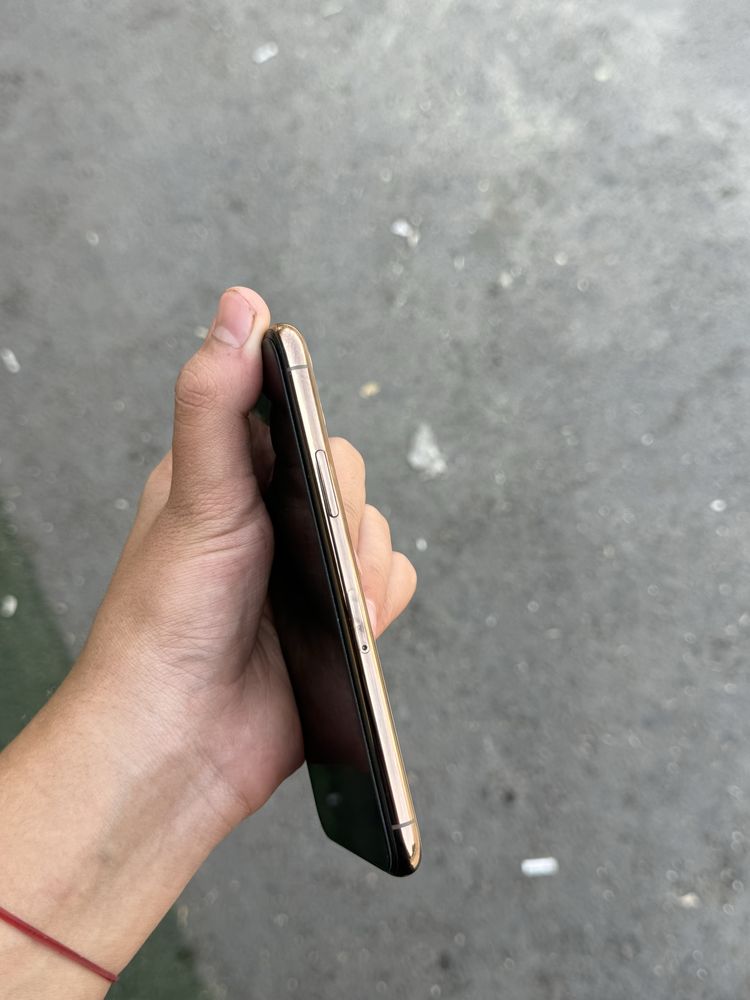 Iphone 11 pro 64 g holati idyal