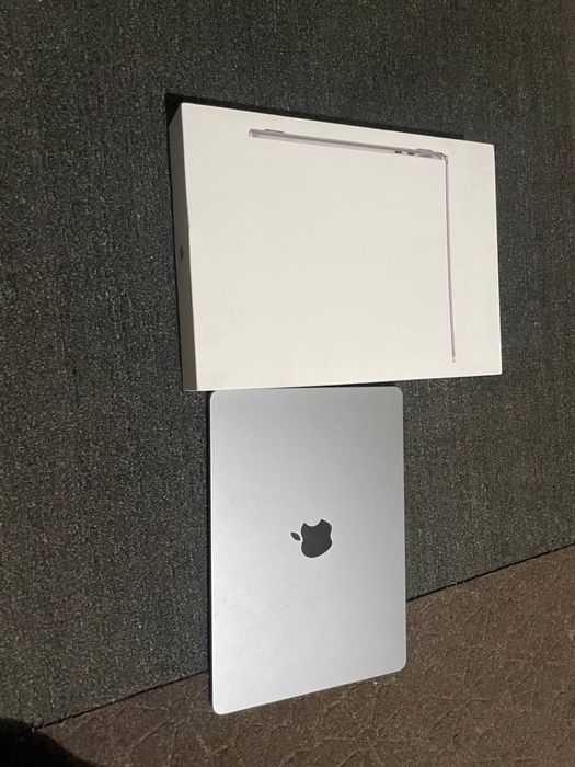 MacBook air M2 sotiladi
