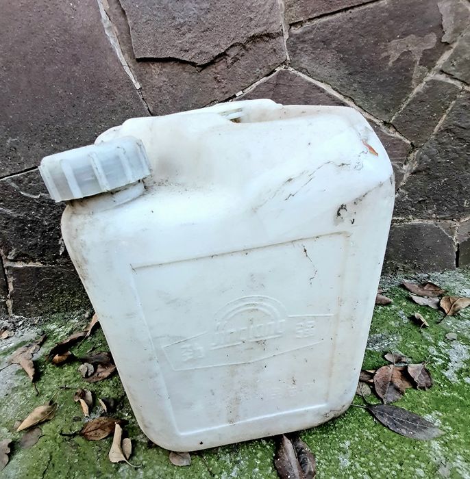 Пластиковые канистры 20 литров.Б/у.