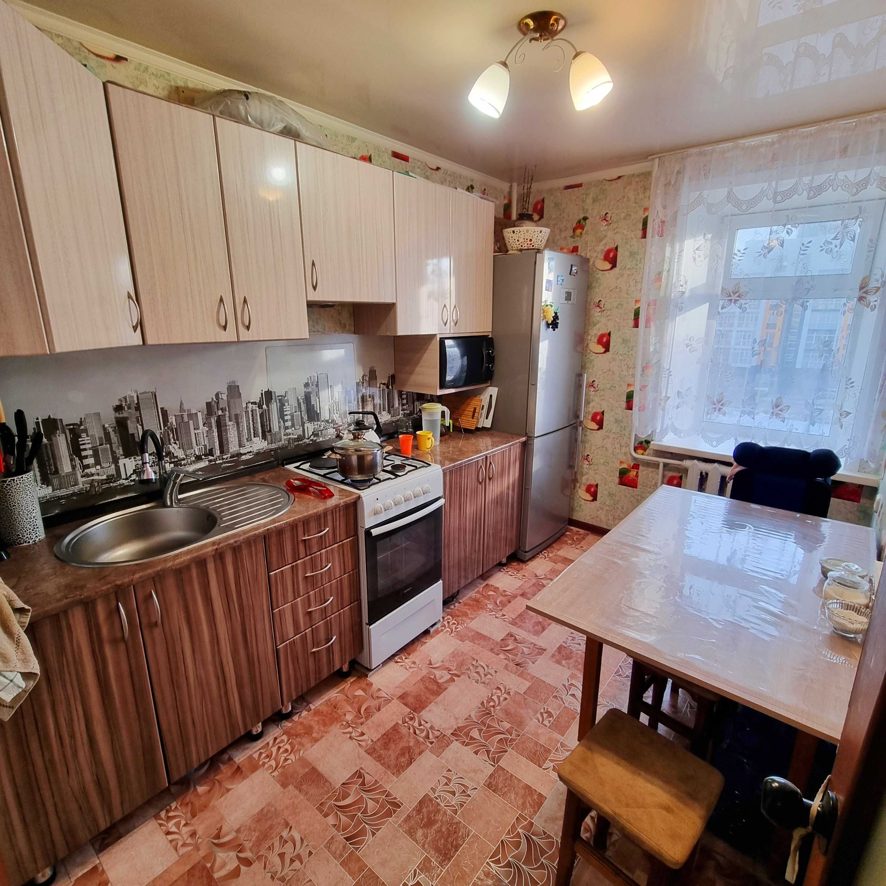 ТРЁШКА Центр 4 этаж 18,3 млн Торг