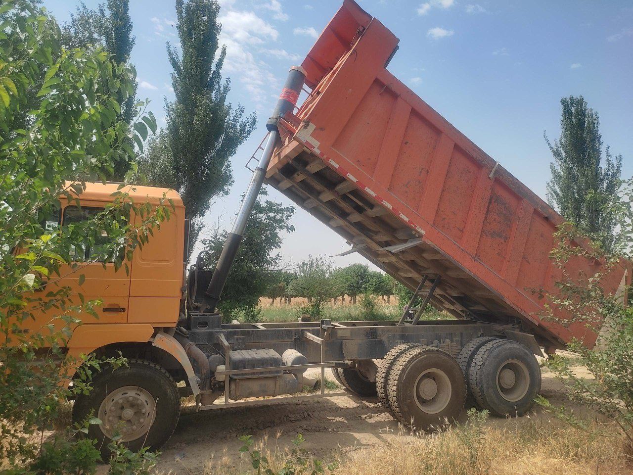 Shacman 2000sotiladi