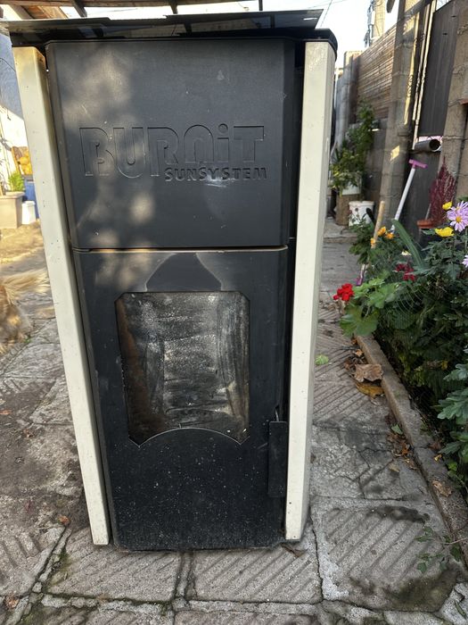 Продавам пелетна камина с водна риза