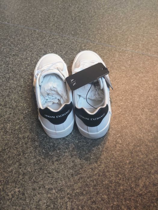 Adidași Armani  Noi