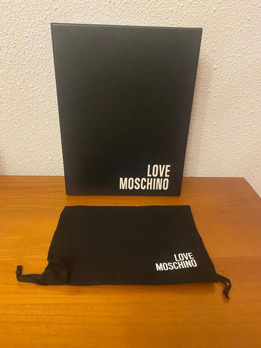 Cutie si saculet Love Moschino