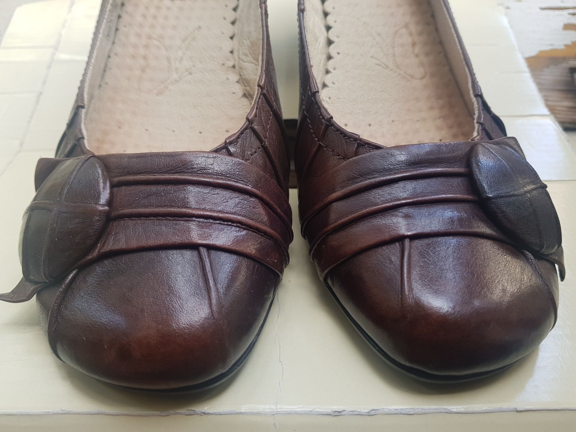 Pantofi Caprice nr. 38, piele naturală interior/exterior, impecabili