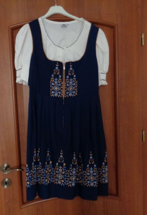 Costum bavarez din 2 piese (sarafan si bluza) marimea 40