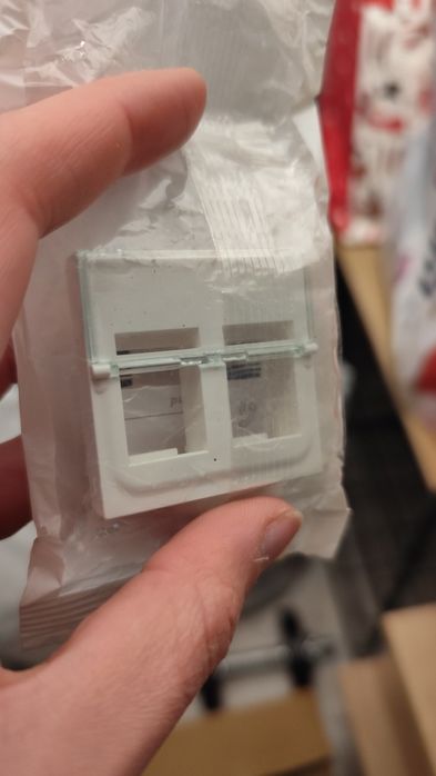 Подаряват се клеми и други неща