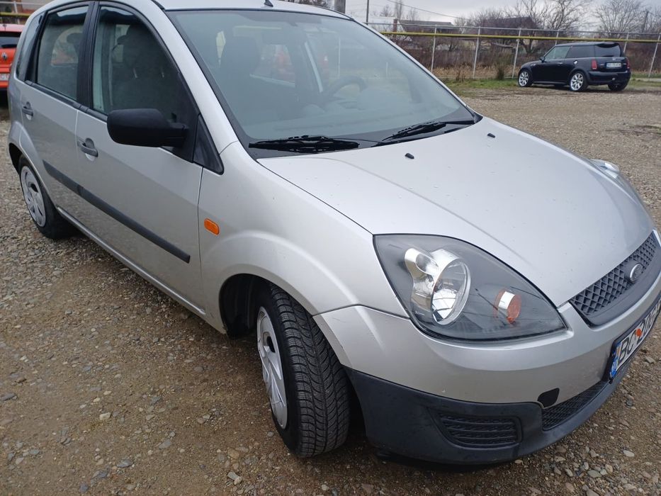 Ford Fiesta Ford Fiesta 2006–Gri Metalizat, Unic Proprietar, Întreținută cu Grijă