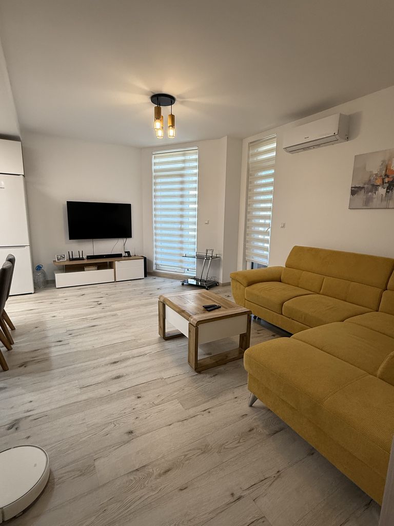 Дава се под наем Тристаен апартамент в Варна, Чайка - 100 кв.м за 1500 € - Снимка #1