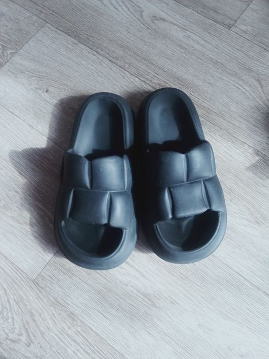Продам новые Шлёпанцы