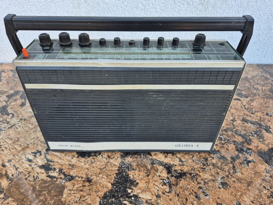 Radio receptor portabil Gloria 4,model RP-1524 - functional 

- radio