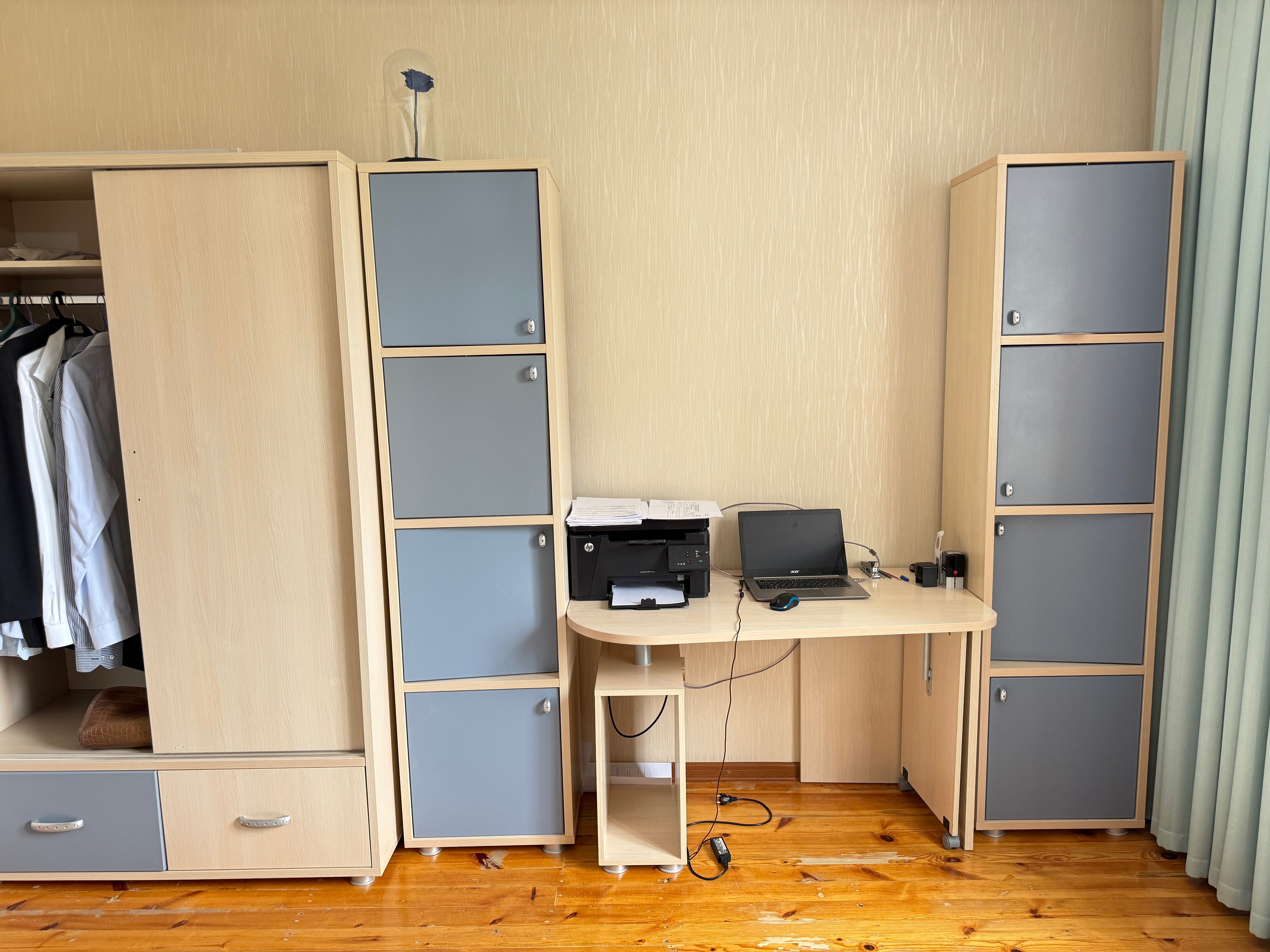 Продается шкаф, стол для компьютера