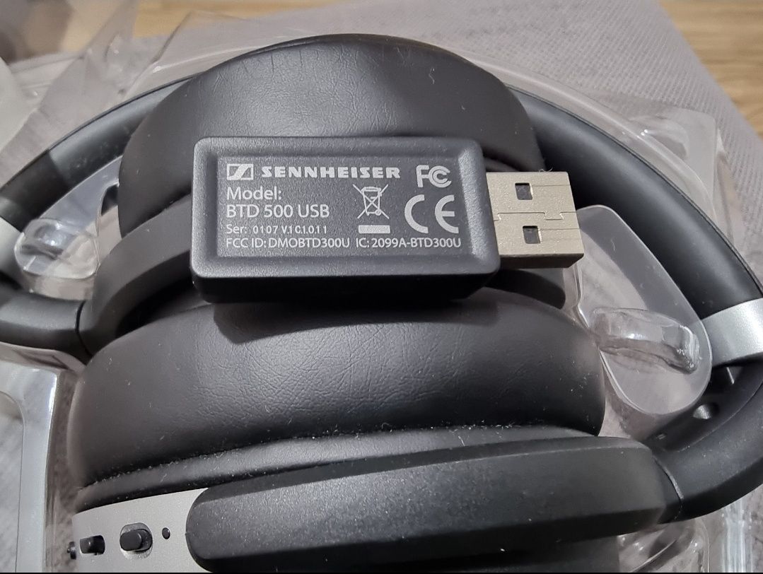 Sennheiser HD 4.50 BTNC + Adaptor USB Original