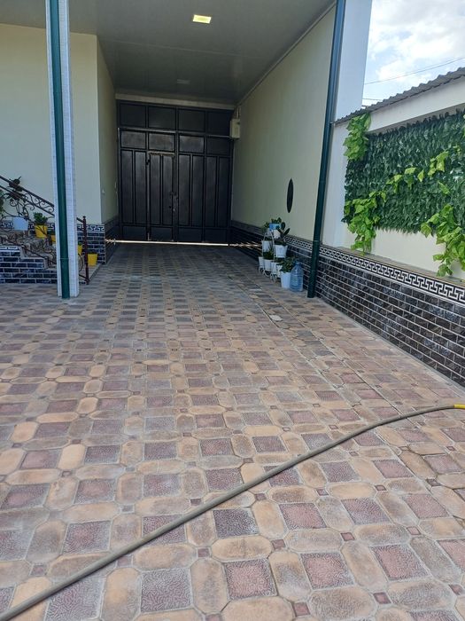 Продаю  дом в Бектемирском районе( ориентир- Фут-сити). 3.  8 сотокк