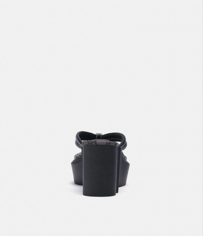 Джапанки на платформа Coach